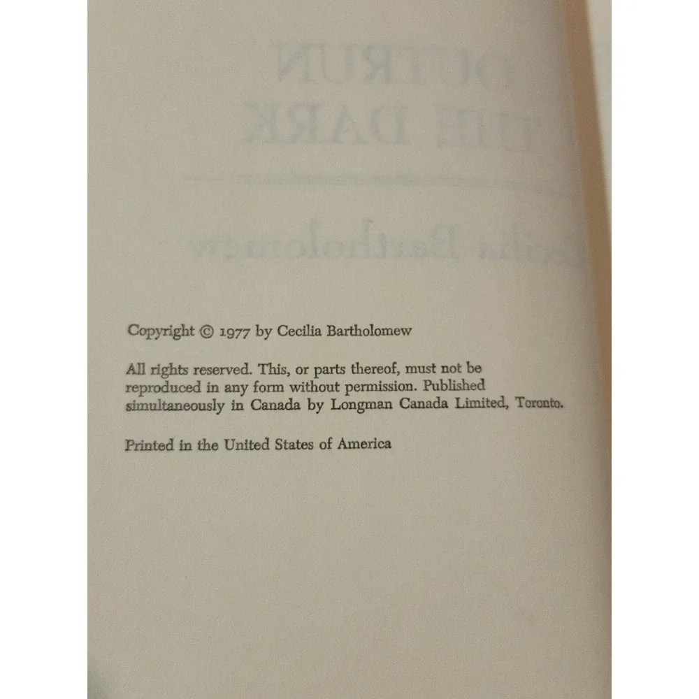 Outrun the Dark‎ Cecilia Bartholomew 1977 First Edition Psychological Fiction